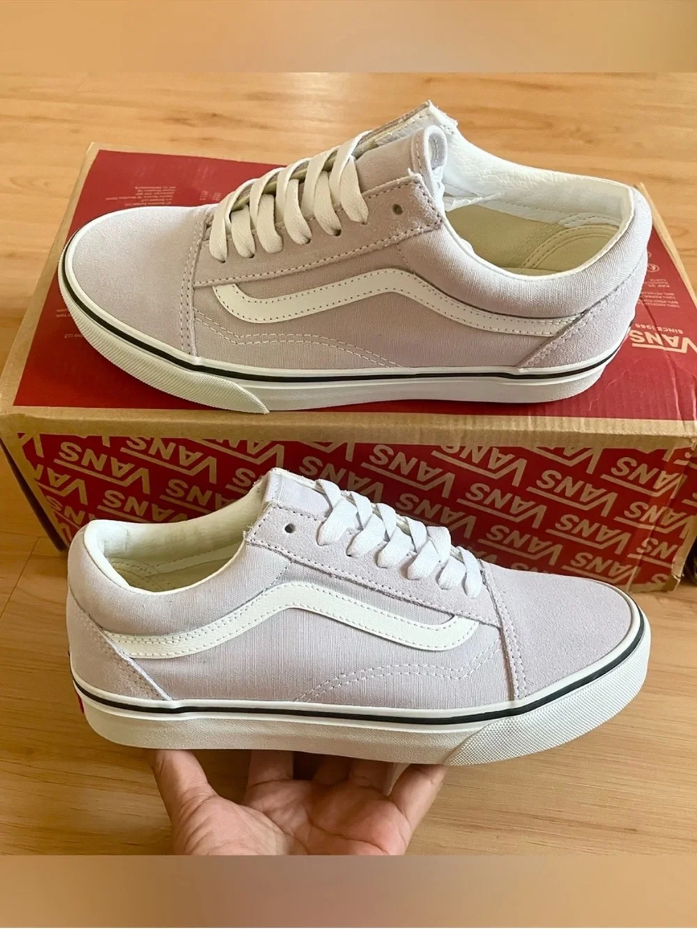 Vans Old Skool Shoe Junior 6.0 US Women 7.5 US